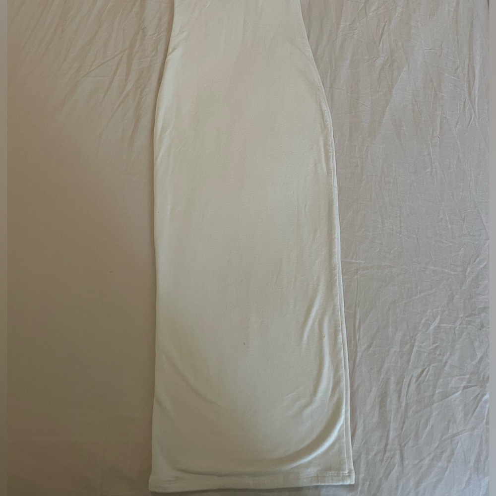 Reona Elegant One-Shoulder White Dress - Picture 5 of 6